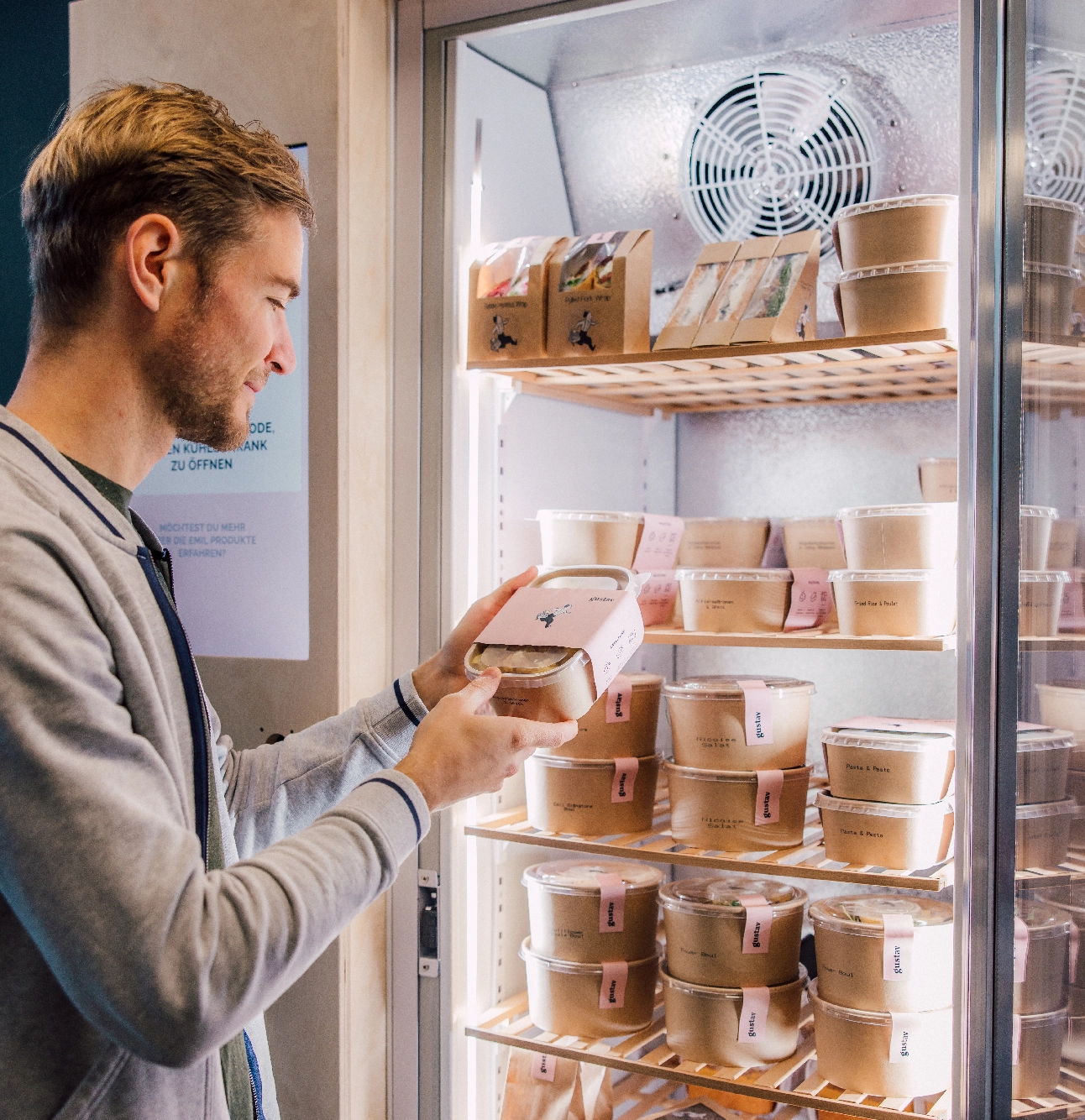 gustav_smart_fridge_open_fridge_2